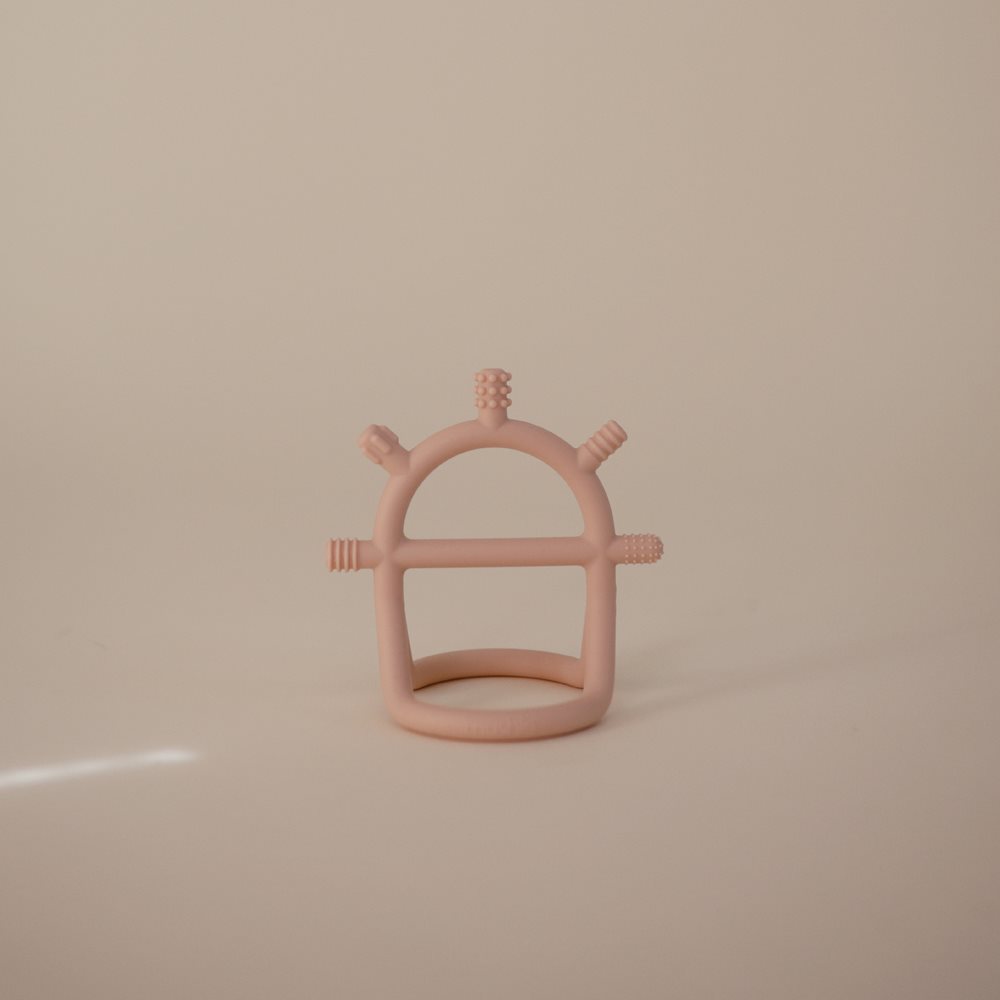 Mushie Gryzak Sensoryczny No-Drop – Blush