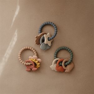 Mushie Silikonowy Gryzak na Kółku – Nature