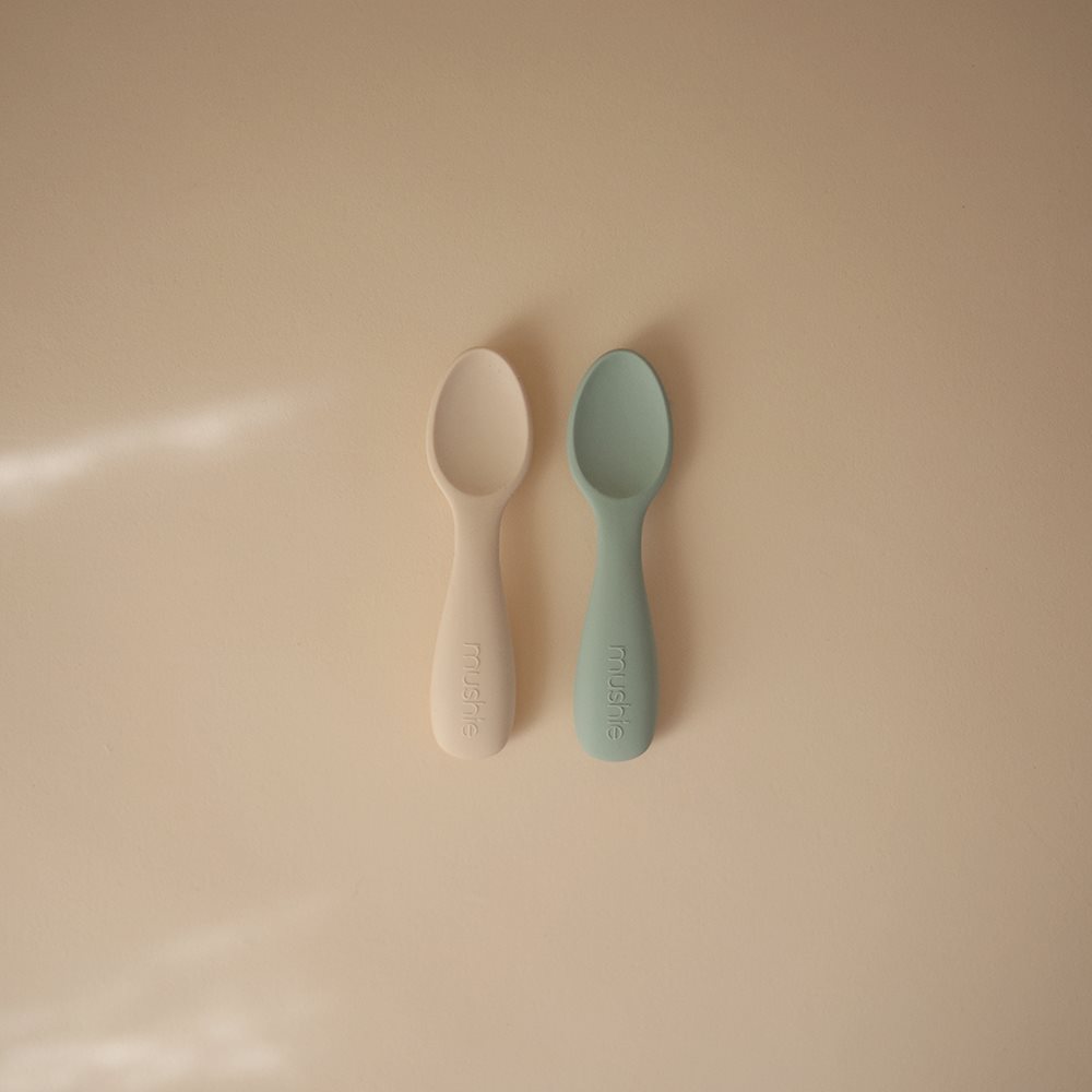 Mushie Łyżeczki Startowe dla Malucha – 2- pack Cambridge Blue/Shifting Sand